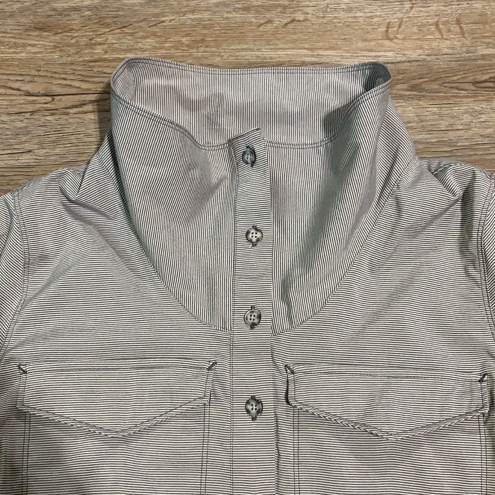 Mountain Hardware Citypass Popover Gray and White Stripe Shirt Med - Picture 6 of 9